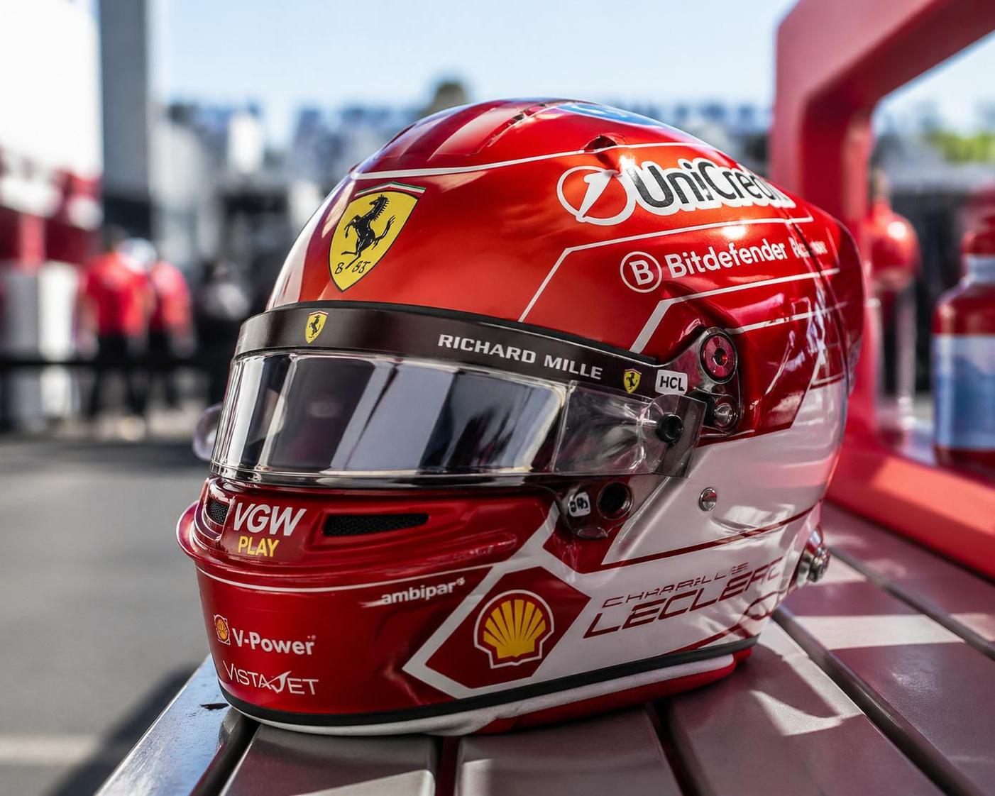 casque f1 : guide complet pour choisir le modèle parfait en 2026, alliant sécurité, design et performance. trouvez votre casque idéal dès maintenant !