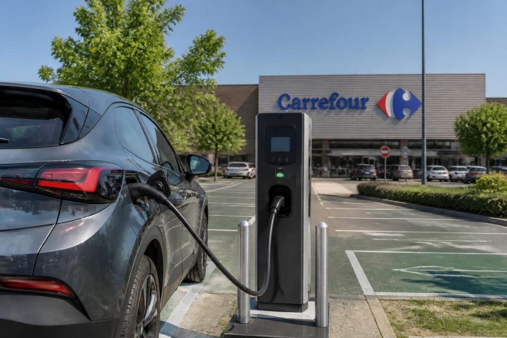 découvrez comment recharger votre véhicule électrique chez carrefour : tarifs, emplacements des bornes et notre avis complet sur la qualité du service.