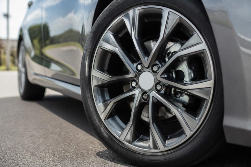 découvrez comment choisir la jante en 16 pouces parfaite pour votre voiture et améliorez son style et ses performances avec nos conseils experts.