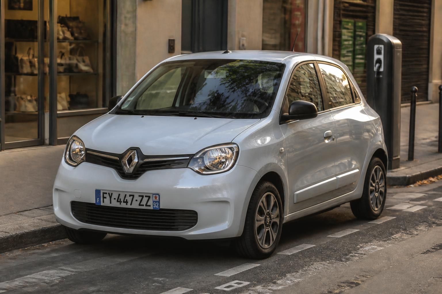 Twingo électrique d'occasion : les prix du marché, l'état des batteries et les vérifications indispensables 2 découvrez tout ce qu'il faut savoir sur la twingo électrique d'occasion : prix du marché, état des batteries et les vérifications essentielles avant l'achat.