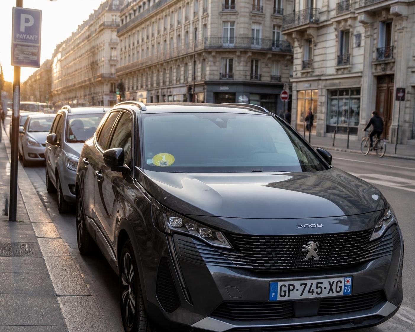 découvrez quels véhicules essence sont éligibles à la vignette crit'air 1 et quelles villes françaises vous pouvez y circuler librement grâce à ce certificat.